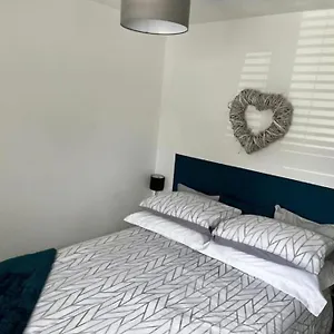 Lovely 1 Bed Serviced Near The Centre With Free Parking , Cardiff United Kingdom