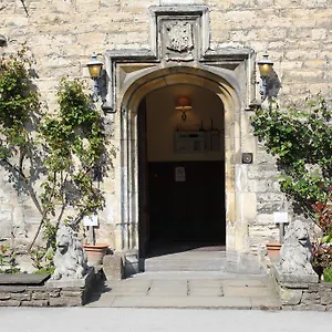 Hall Hotel